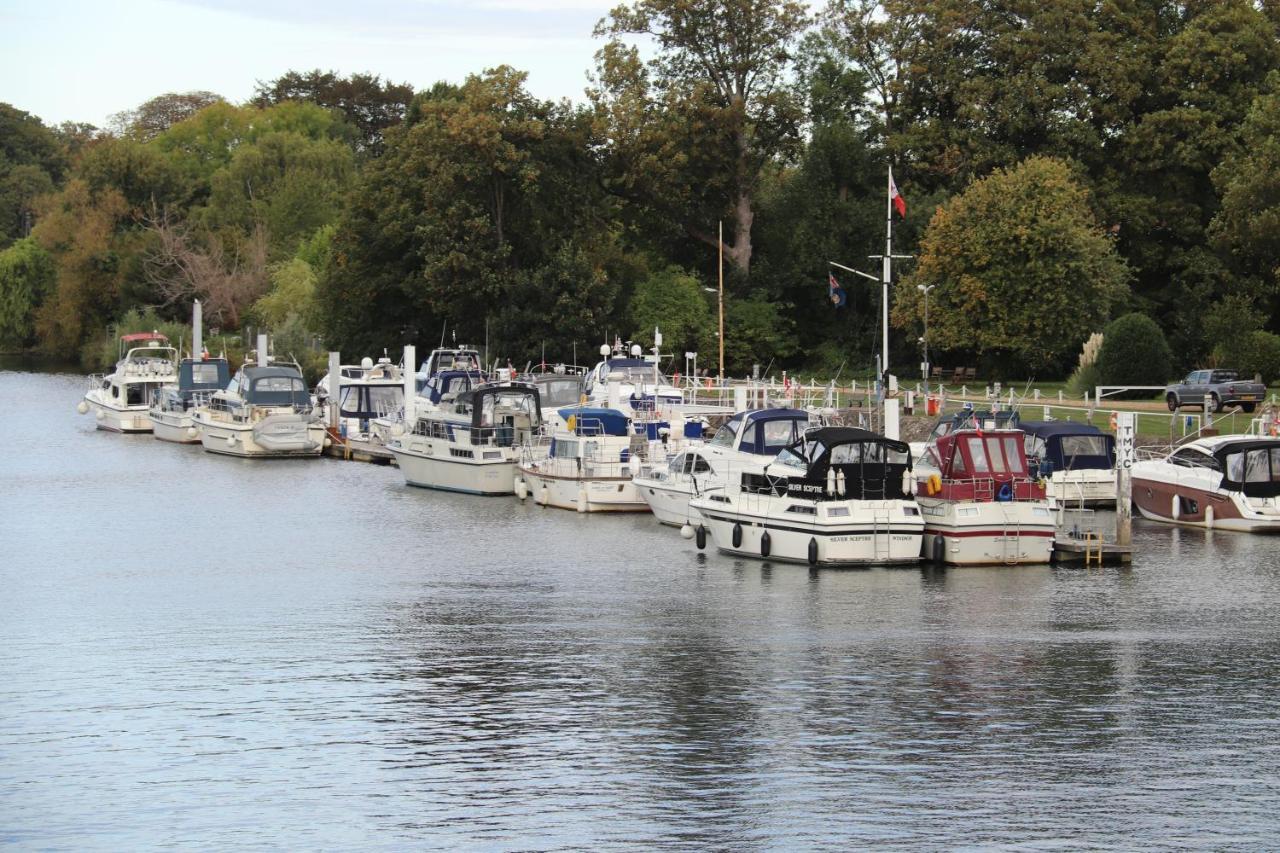 Hampton Court - The Kings Rest Apartment Molesey ภายนอก รูปภาพ